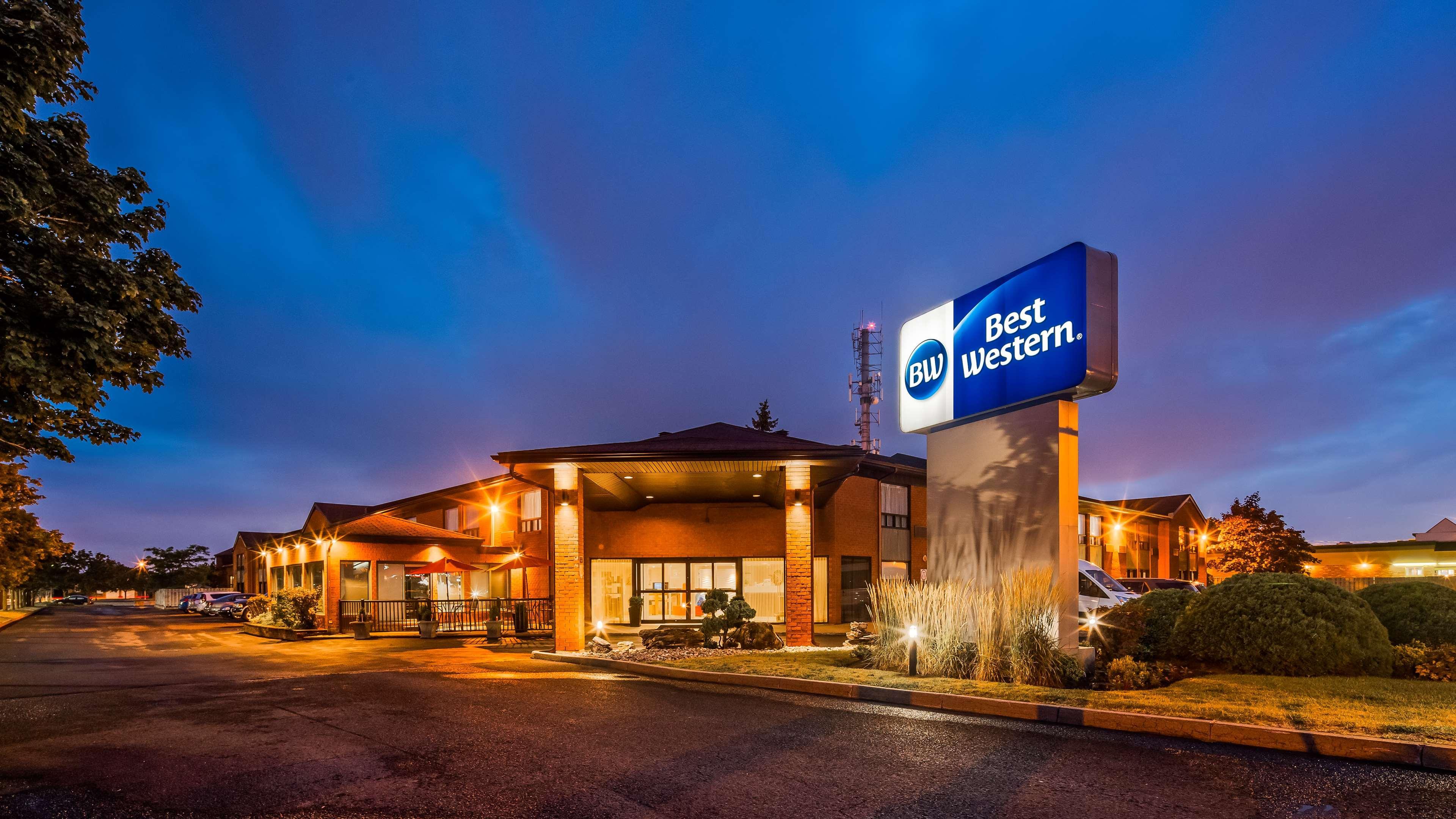 Best Western Hotel Brossard Esterno foto