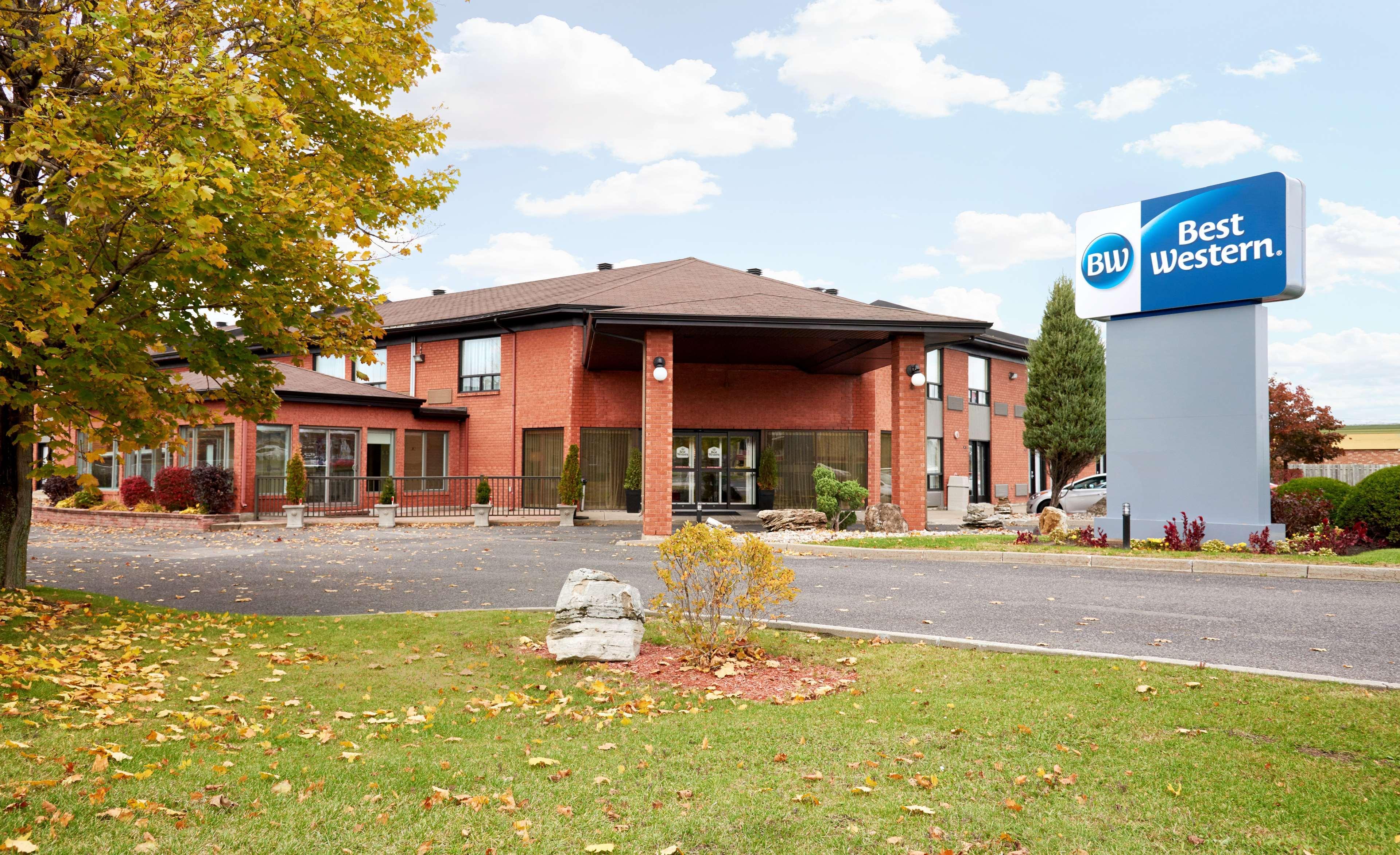Best Western Hotel Brossard Esterno foto